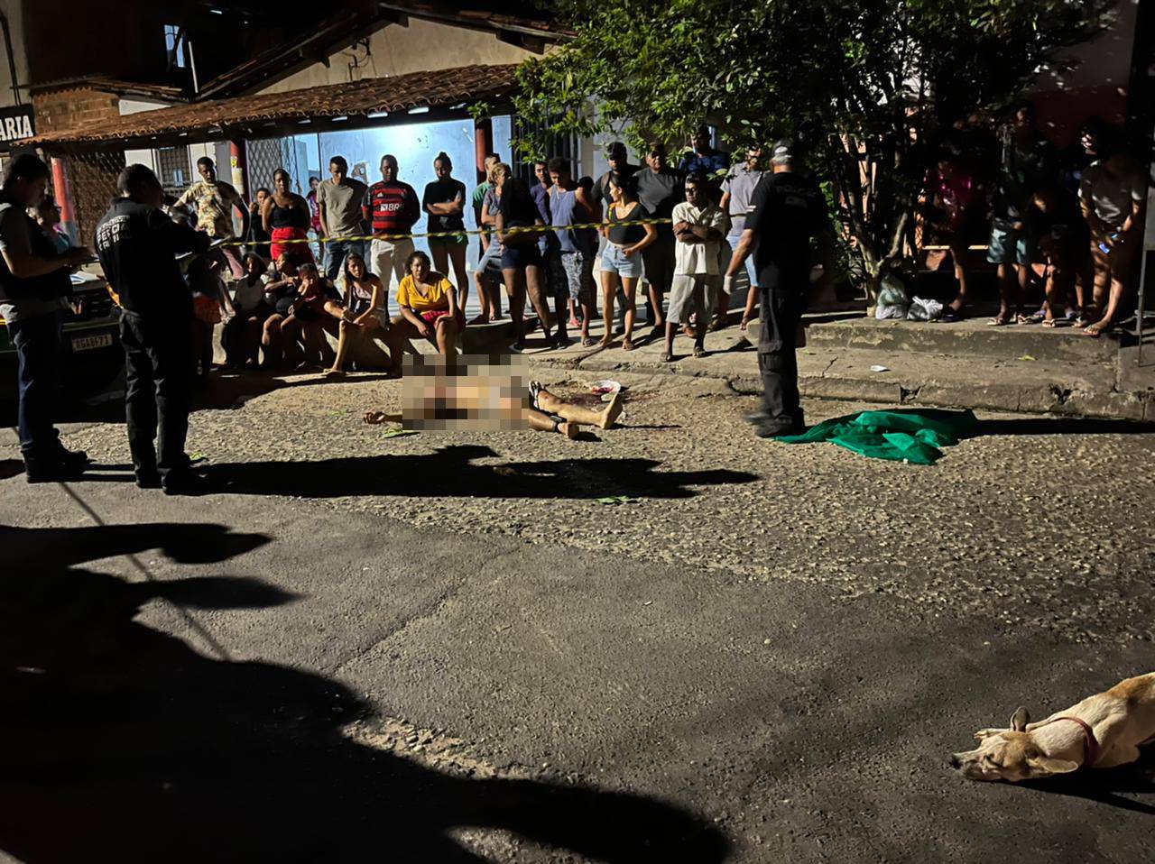 Jovem foi perseguido e executado com 10 tiros na Vila Meio Norte - Foto: Ivan Lima/Rede MN