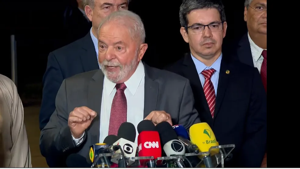 Lula deu entrevista coletiva após encontros com autoridades em Brasília  Foto: Reprodução/ GloboNews 