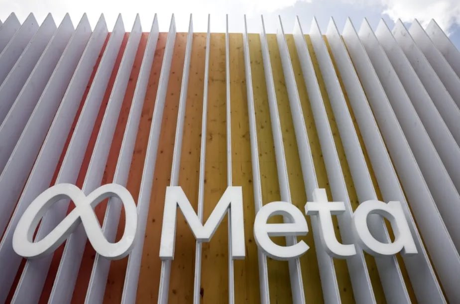 Meta anuncia demissão em massa Bloomberg 