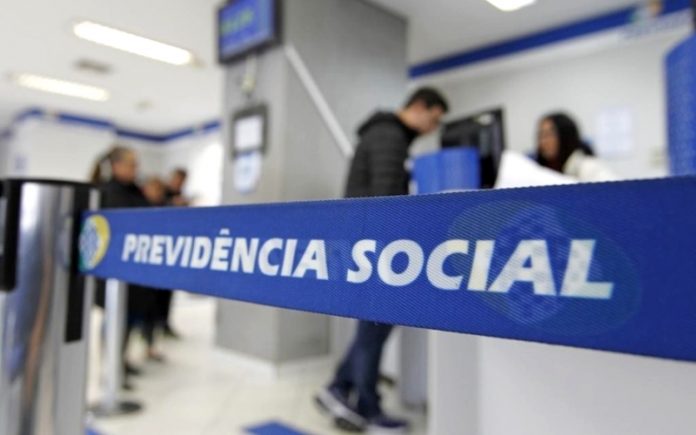 Para quem deixar de realizar a prova de vida vencida de janeiro a dezembro de 2021, os valores poderão ser retidos de março a junho deste ano - Foto: Agência Brasil