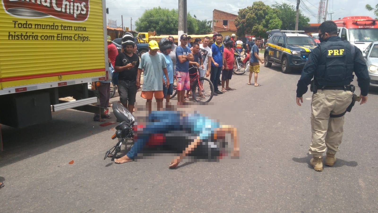 Motociclista morre após colisão em traseira de caminhão na BR-343 em Parnaíba (Foto: Reprodução/ WhatsApp)
