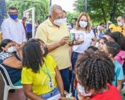 Prefeito Dr. Pessoa participa de dia de ação social no Risoleta Neves