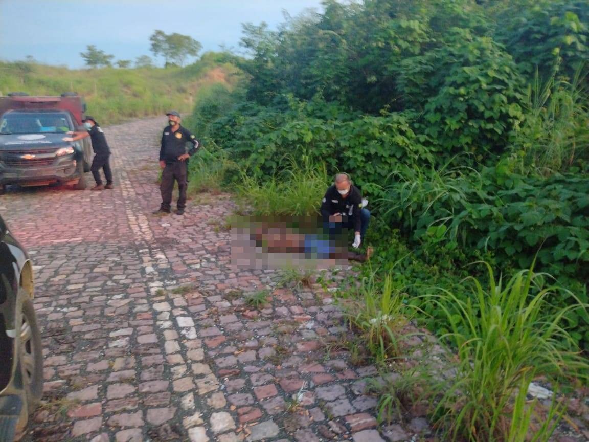 Corpo é achado em matagal na zona sul de Teresina; 2° caso em menos de 24h- Foto: Felipe Reis/MeioNorte
