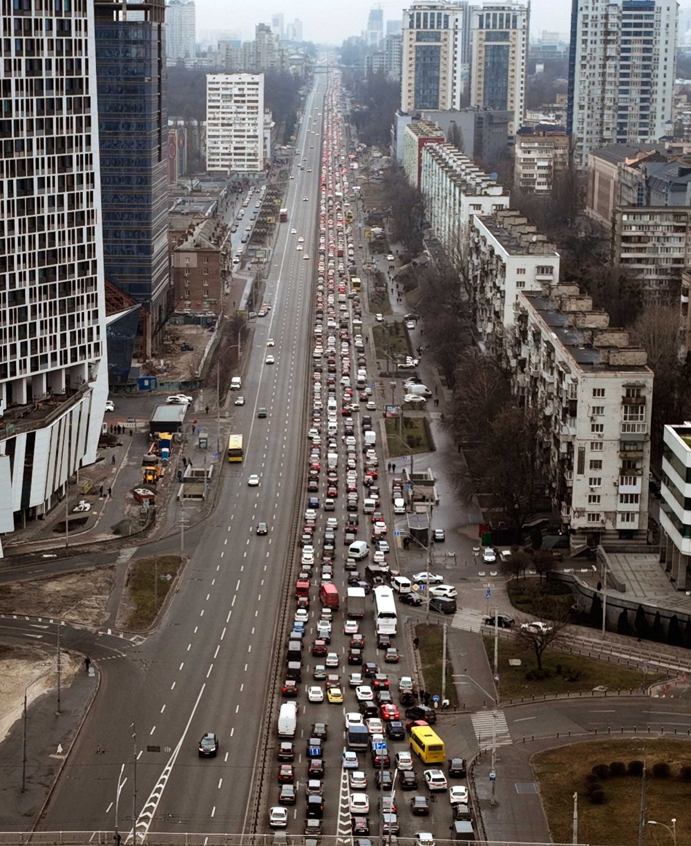 Engarrafamentos na cidade de Kiev, capital da Ucrnia  Foto: Emlio Morenatti / AP Photo