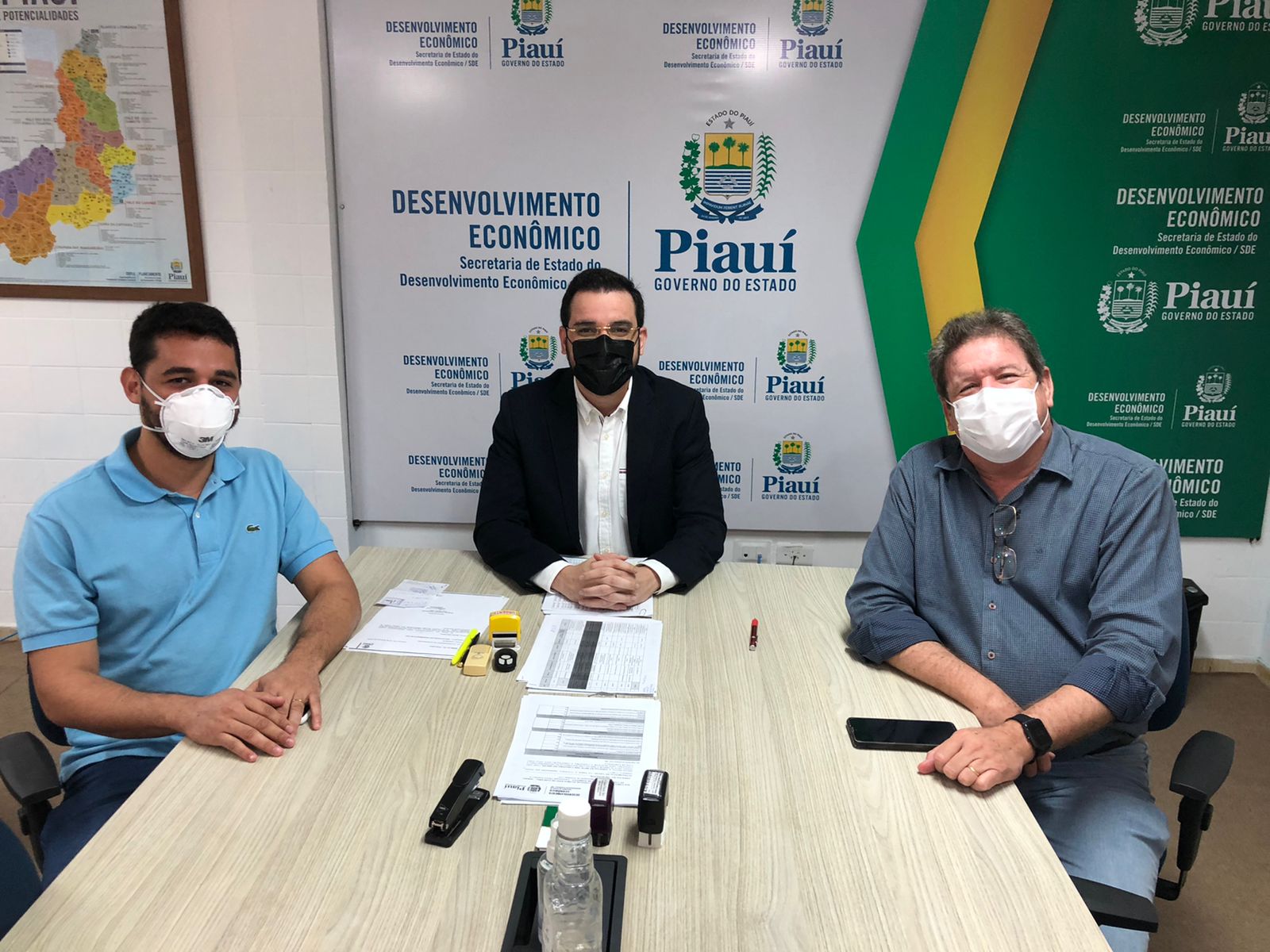 Secretário estadual de Desenvolvimento Econômico, Igor Neri, alinha implantação de fábrica