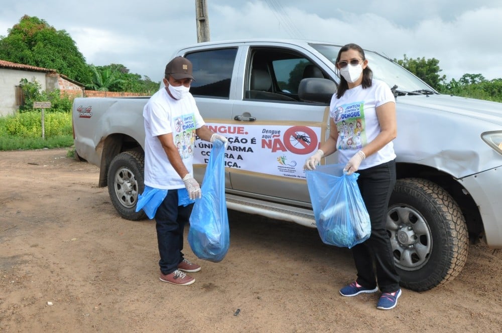 Hugo Napoleão leads an educational action in the fight against the Aedes aegypti mosquito - Image 4