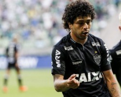 Fábio Carille pede, e Santos pode fechar com Luan nas próximas horas