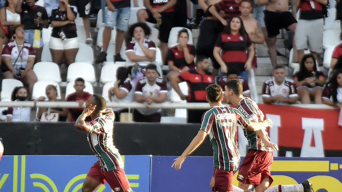 Fluminense marca no fim e vence Flamengo no primeiro clássico do ano - Imagem 1