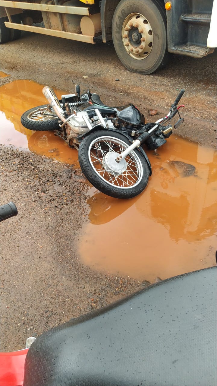 Jovem morre durante acidente de moto na saída da cidade de José de Freitas (Foto: Reprodução/ WhatsApp)