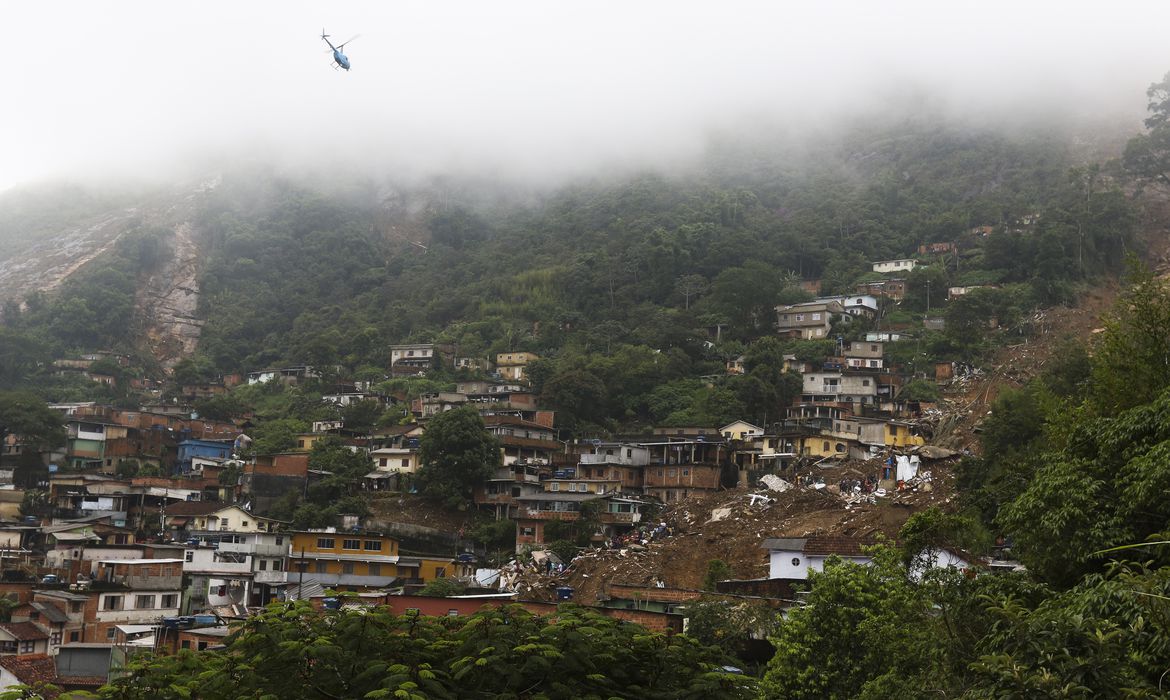 Novo temporal em Petrópolis deixa pelo menos cinco mortos - Imagem 1