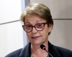 Brasil errou ao fechar fábricas de fertilizantes da Petrobras, diz ministra