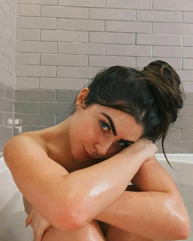 Jade posa na banheira e ganha elogios (Foto: Reprodução/Instagram)