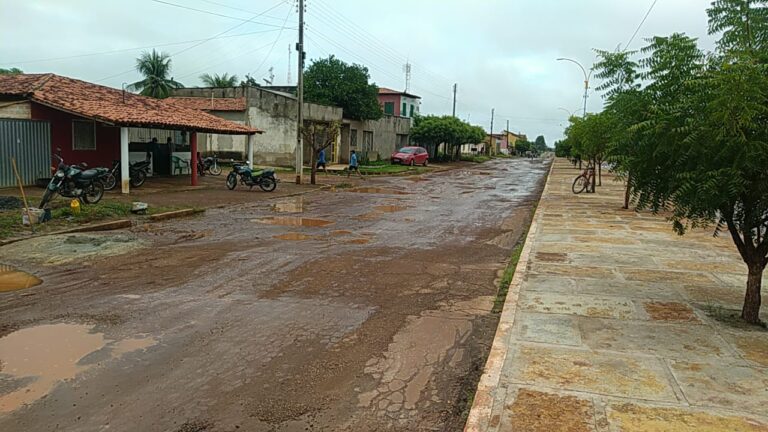 Obras na principal avenida do município de Morro do Chapéu do Piauí (Foto: Reprodução)
