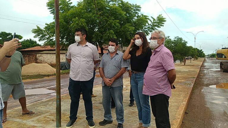 Prefeito Marcos Henrique visita obras de restauração de vias (Foto: Reprodução)