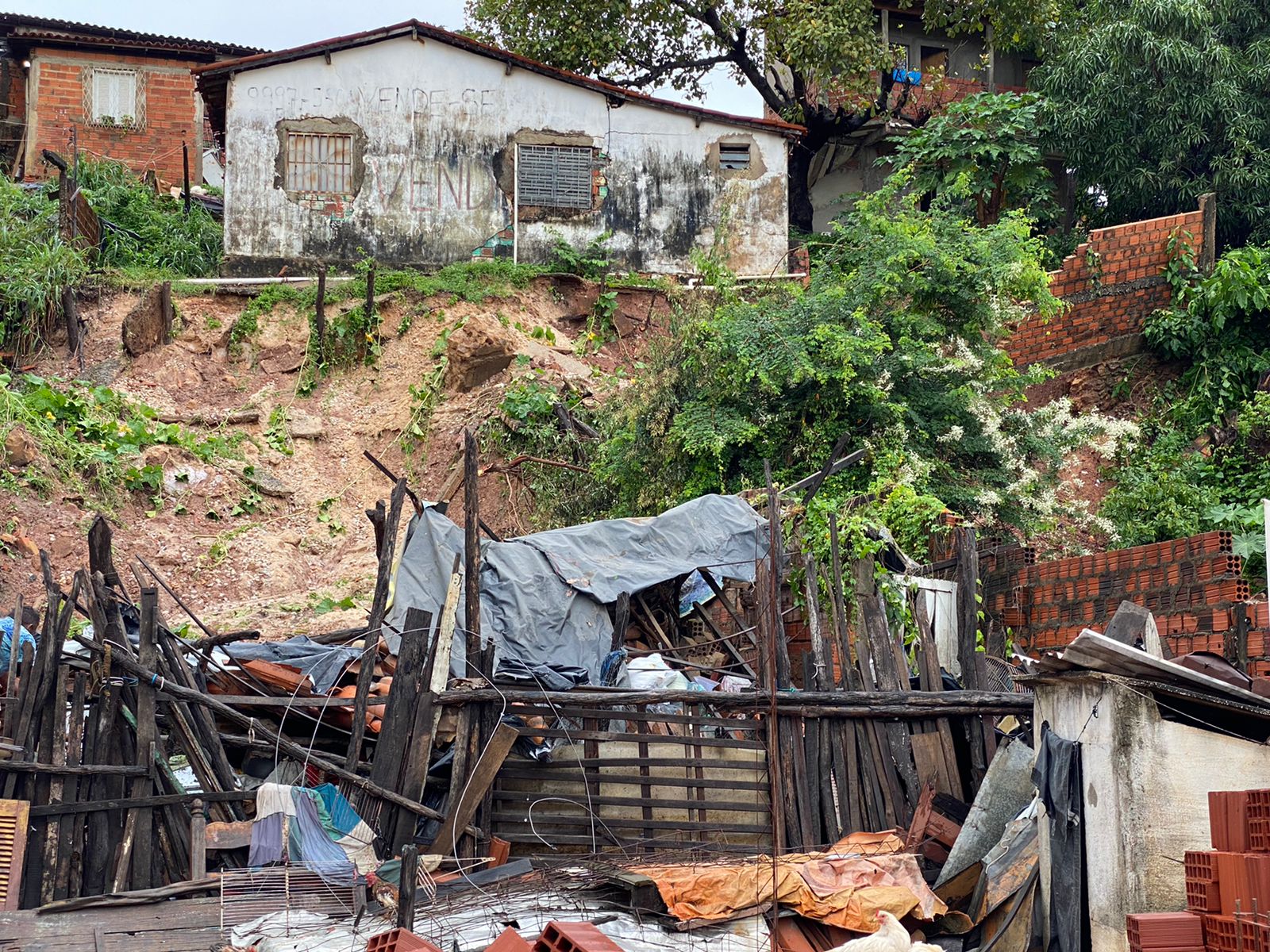 Casa desabou e família perdeu tudo na zona Sul de Teresina - Foto: Apoliana Oliveira