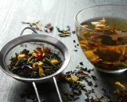 Paulinha Abelha: saiba quais são os riscos de tomar chás para emagrecer