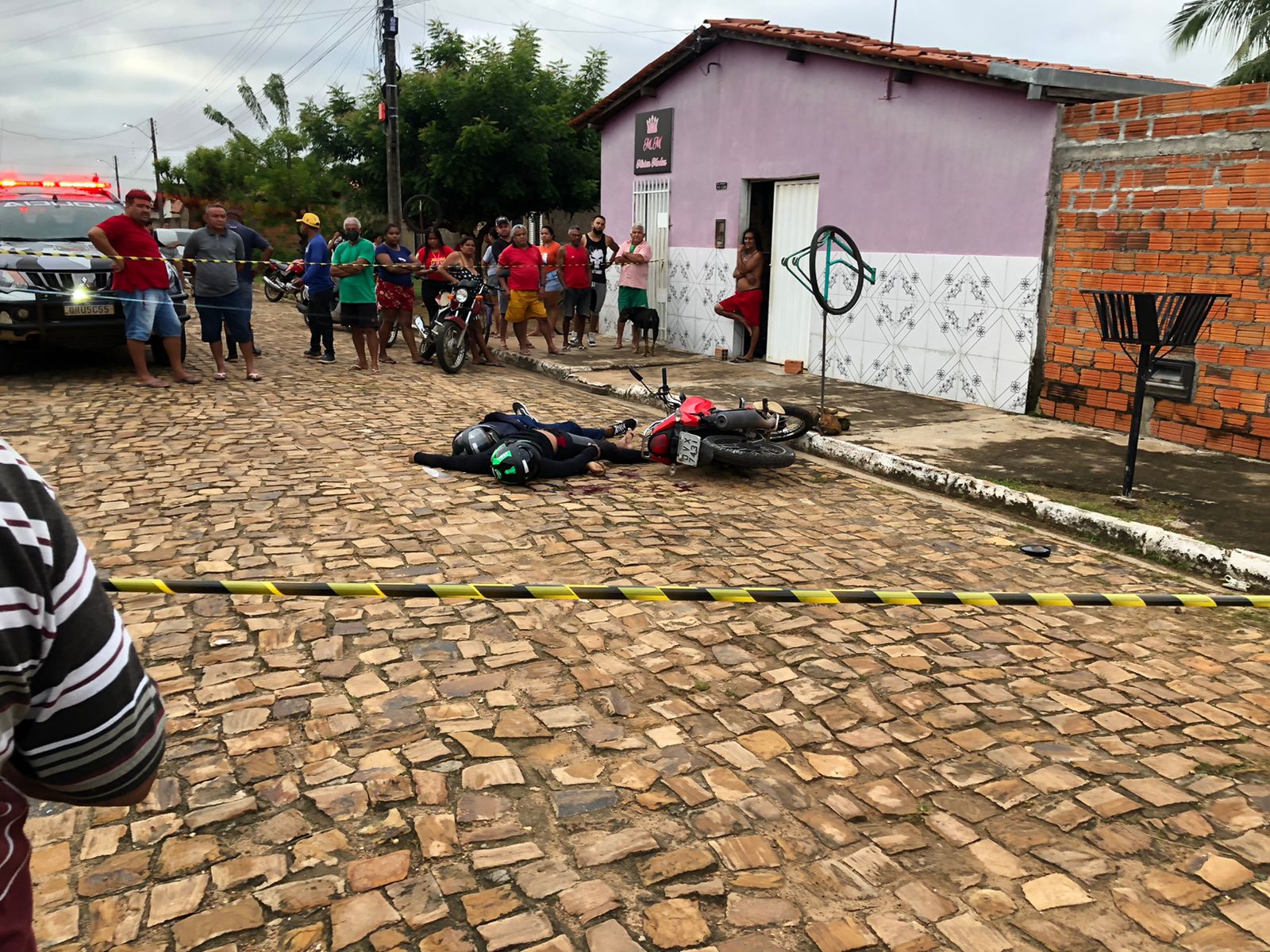 Dupla que andava em moto roubada é assassinada na cidade de Campo Maior  - Imagem 1