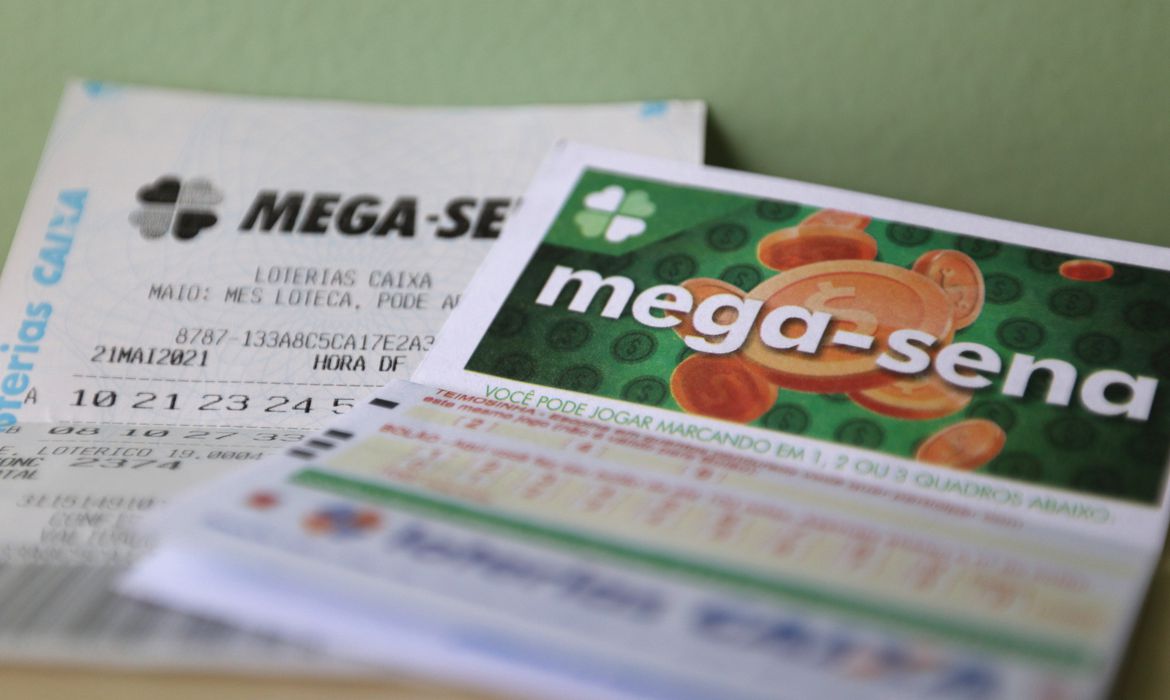 Mega-Sena sorteia nesta quarta-feira prêmio acumulado em R$ 60 milhões - Foto: Tânia Rêgo/Agência Brasil