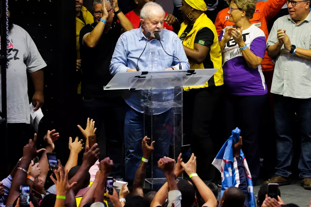 Lula em encontro com centrais sindicais brasileiras (Foto: PAULO GUERETA/ZIMEL PRESS/ESTADÃO CONTEÚDO)