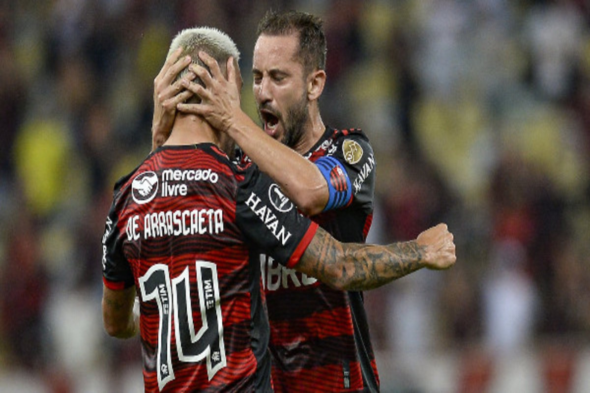 Flamengo vence S&Atilde;&pound;o Paulo por 3 a 0 no Maracan&Atilde;&pound;