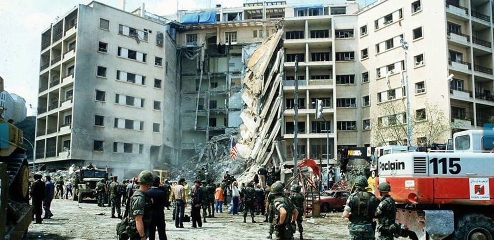 Homem-bomba explode embaixada dos EUA em Beirute e 63 pessoas morrem - Foto: Reprodução