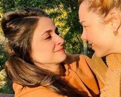 Fernanda Souza revela que está namorando uma mulher; famosos parabenizam