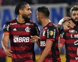 Flamengo vence a Universidad Católica e segue 100% na Libertadores
