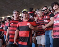 Jogo entre Altos x Flamengo reúne multidão no Albertão; fotos