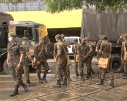 Exército aumenta efetivo de combate à dengue e visita casas em Teresina