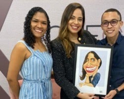 Caricaturista desenha Raquel Dias e faz sucesso em exposição de arte