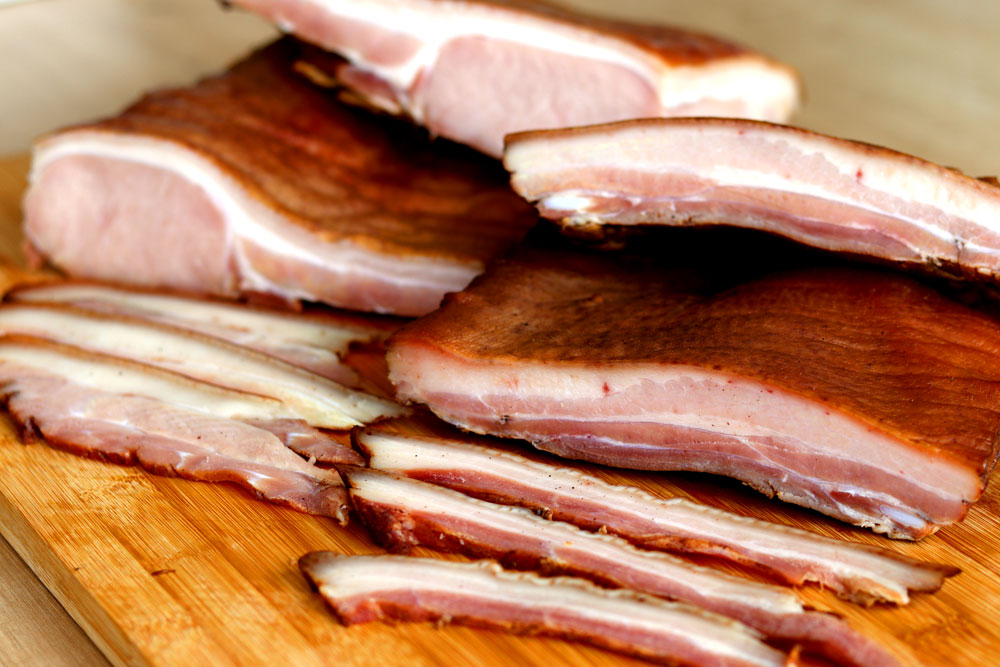 OMS alerta para o perigo de consumir carnes processadas, incluindo o bacon 