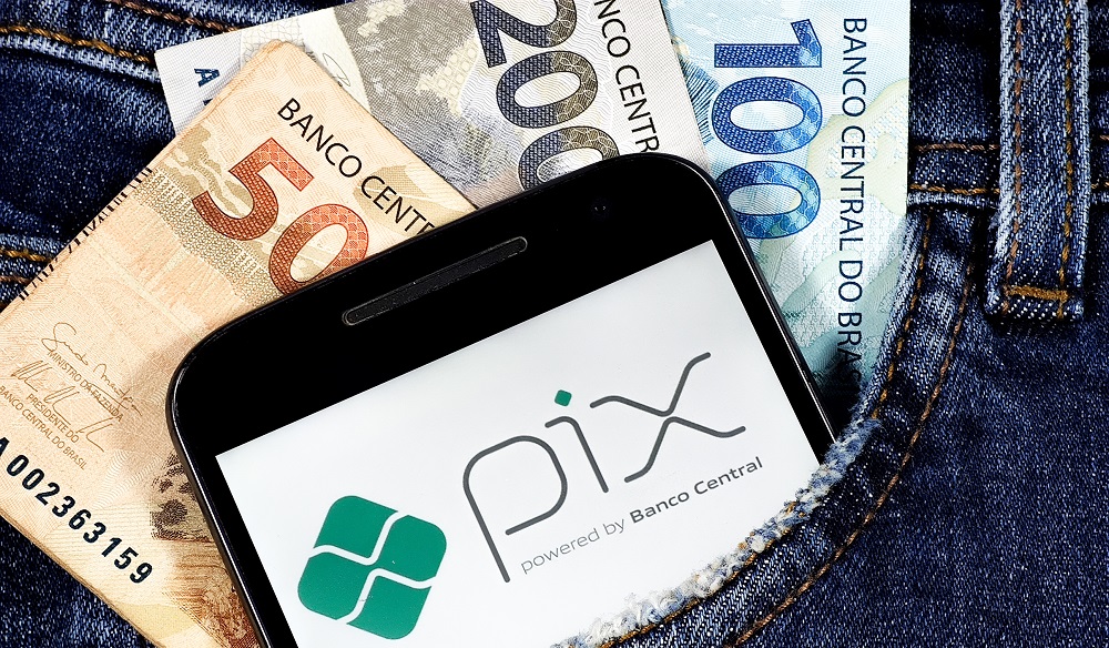 Robô do Pix promete lucros de até R$ 300 mil 
