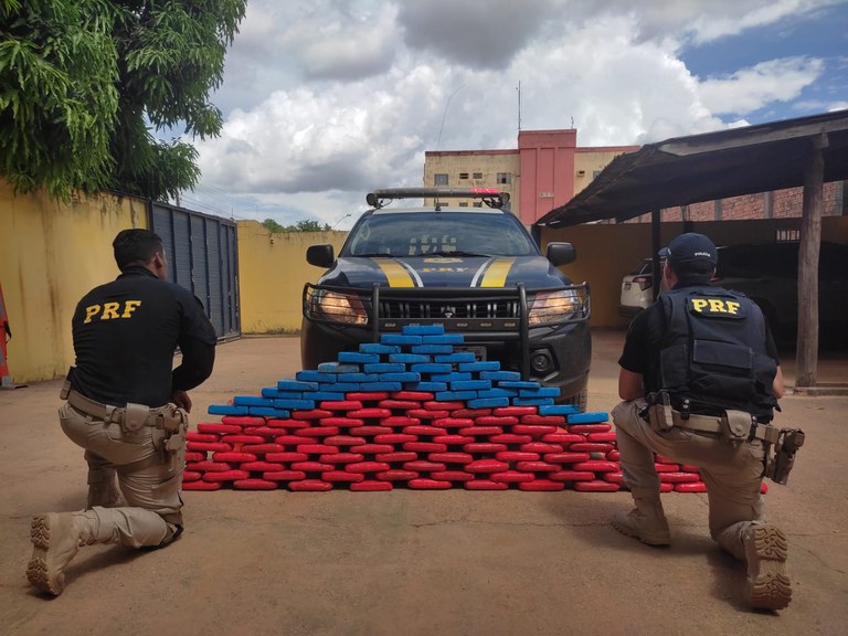 PRF apreende 128 kg de cocaína avaliada em mais de R$ 17 milhões no MA - Imagem 2