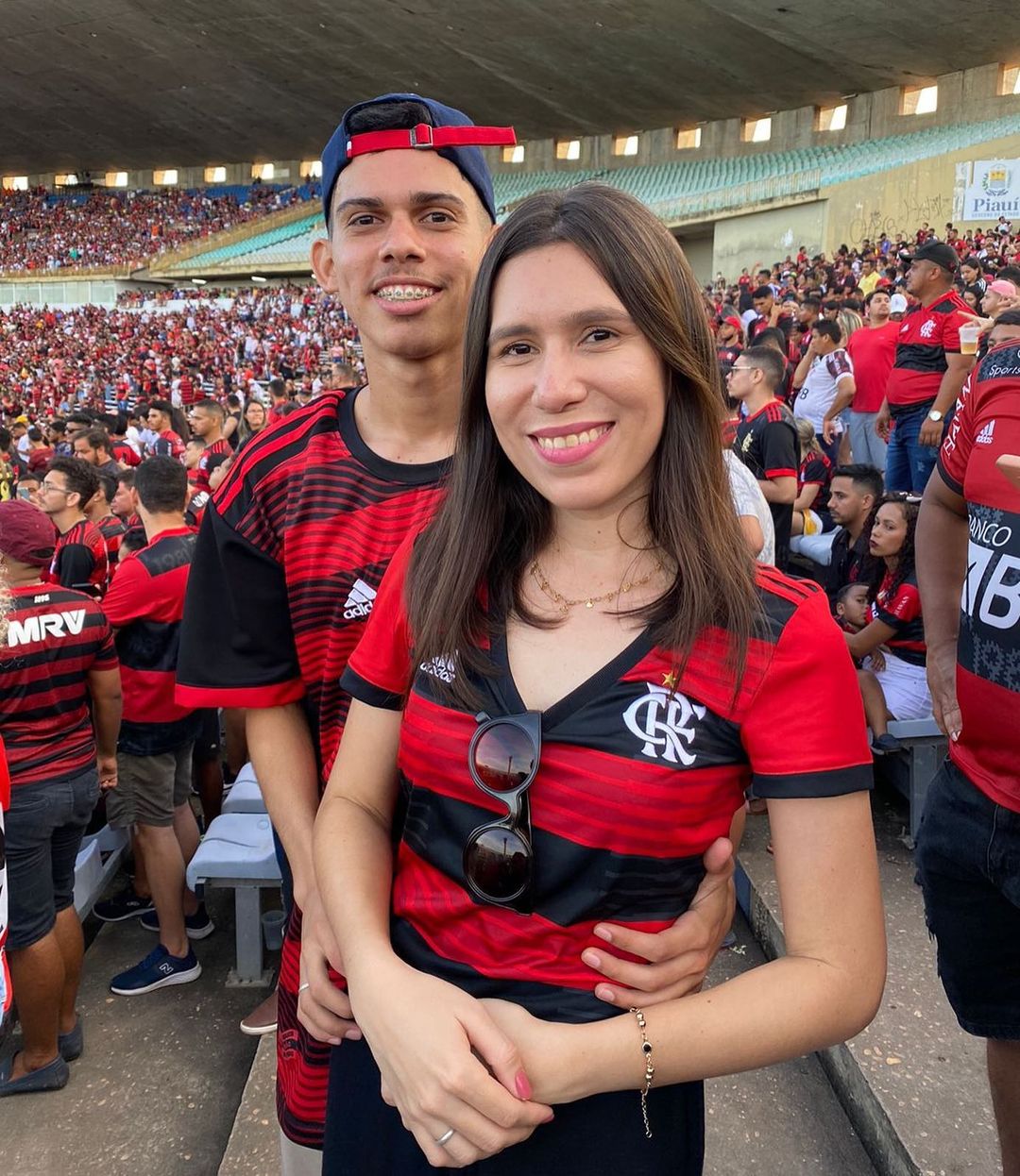Torcedor pede namorada em casamento no jogo do Altos e Flamengo (Foto: Redes Sociais)