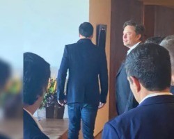 Jair Bolsonaro tem encontro com Elon Musk em resort de luxo em SP 