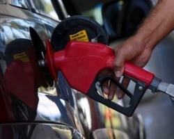 Preço do diesel sobe pela 5ª semana nos postos e chega perto de R$ 7