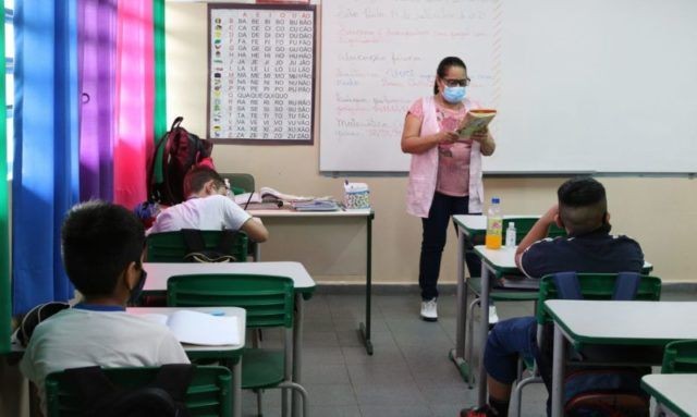 Cidades de SP recomenda uso de máscaras  em escolas 
