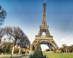 Torre Eiffel chega aos 133 anos, como o monumento mais visitado no mundo