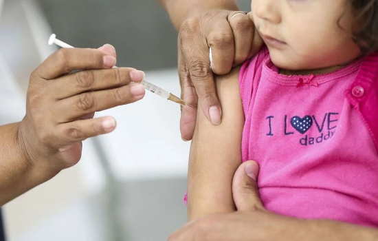 Crianças terão 9 locais para vacinação contra Covid sem agendamento