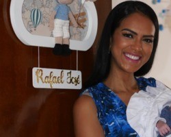Stefhania Fernandes celebra maternidade: “Meu pacotinho de amor”