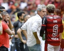 Encalhado, Flamengo fica no top-5 dos piores inícios no Brasileirão