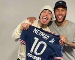 Whindersson encontra Neymar em Paris e brinca: “Fofinho, meu namorado”