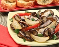 Receita de uma boa alimentação: Berinjela ao forno com sardinha e tomate