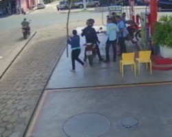 Vídeo: Mulher é agredida com pedaço de madeira durante briga em Castelo