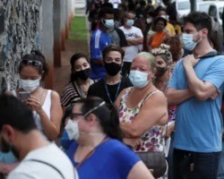 Brasil volta a registrar mais de 300 mortes por Covid-19 em 24 horas
