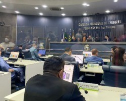 Enzo Samuel é eleito presidente da Câmara de Teresina para o biênio 2023/24