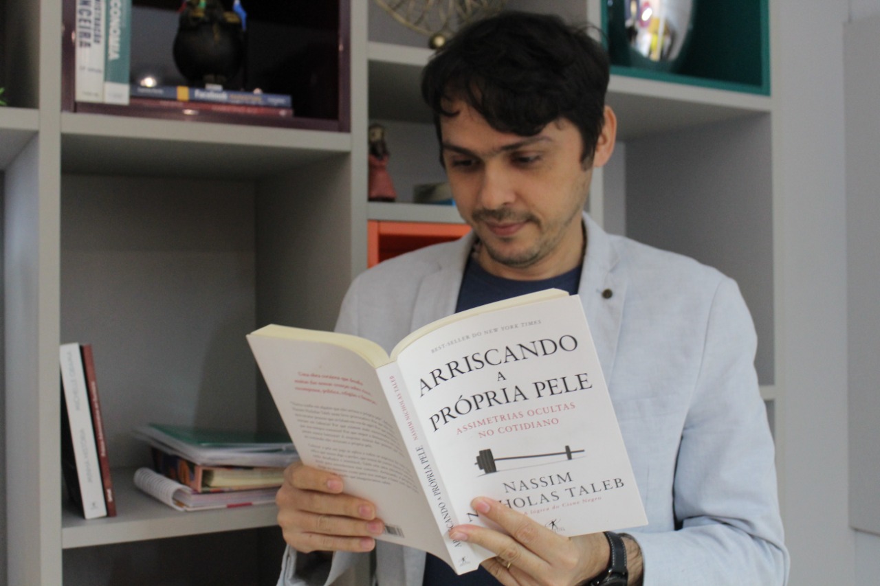 Ele chegou a fazer doutorado no Rio de Janeiro - Lucrcio Arraes