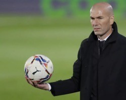 Zidane toma decisão e não vai treinar o PSG nesta temporada, diz jornal