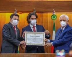 Empresários do agronegócio recebem título de cidadania piauiense