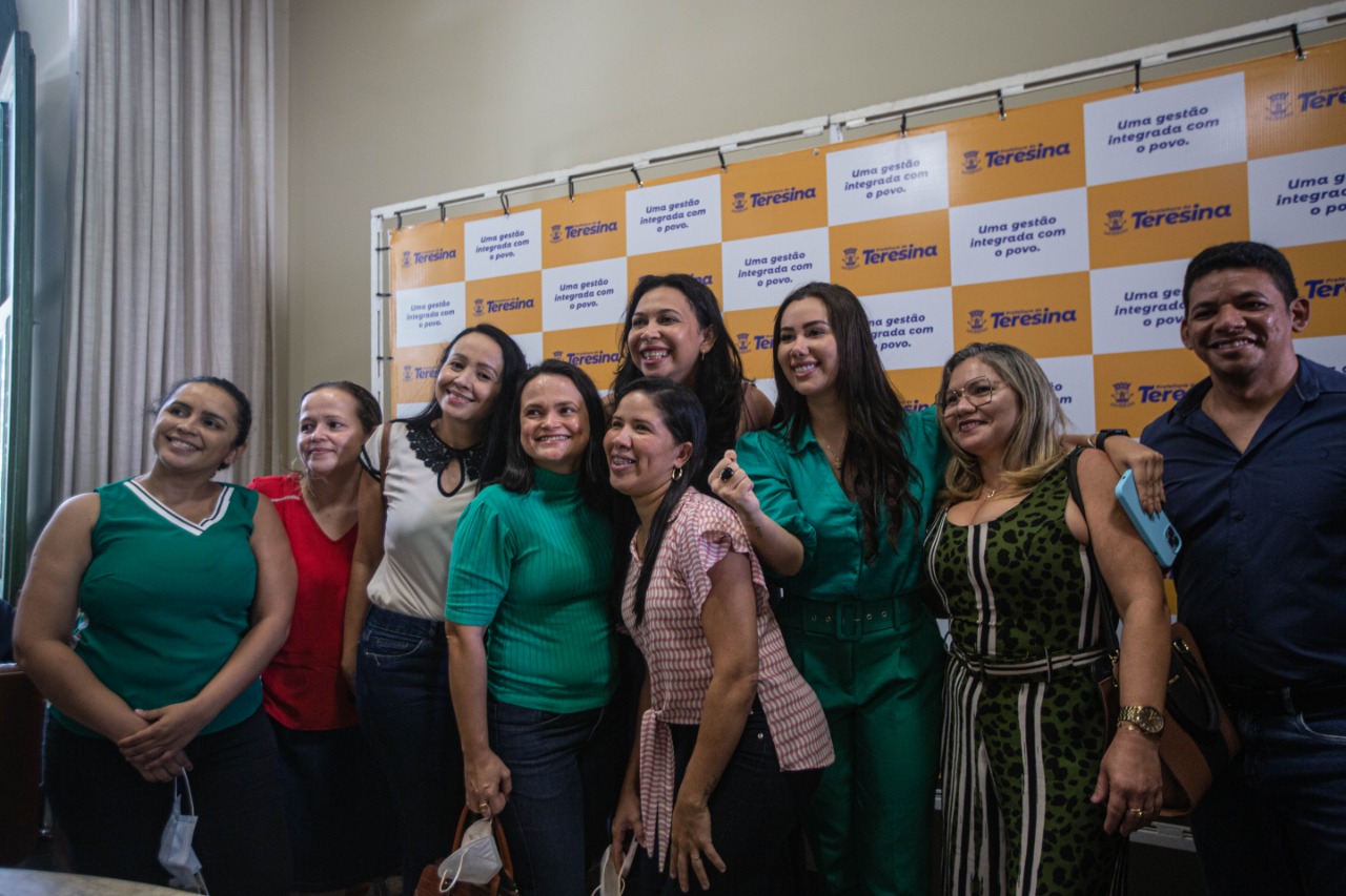 Fernanda Gomes: luta de 10 anos e agora vitória para professores da Prefeitura